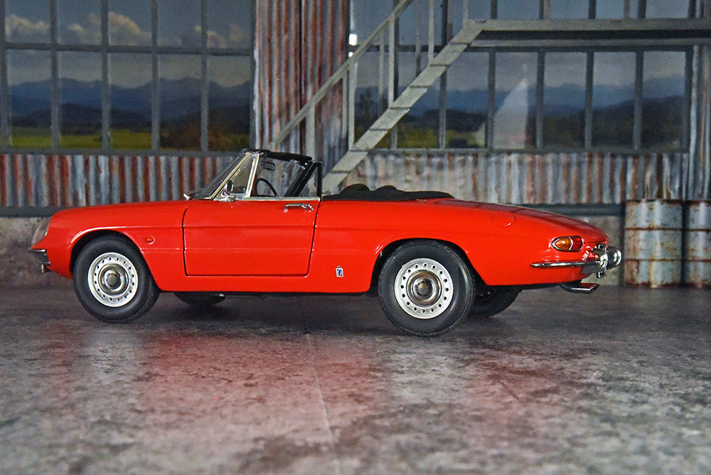 Die Cast Alfa Romeo 1600 Spider Duetto 1966 - Sammelmodell 1:43 In Weiß