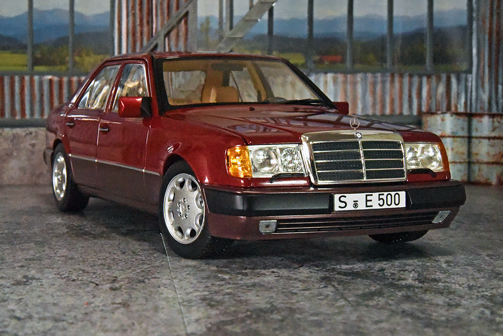 MERCEDES BENZ W124 - 500E 500 E-Klasse 1990 V8 blau blue 183947 Norev 1:18 EUR 98,77 - DE